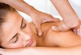 Massage met cervicale osteochondrose